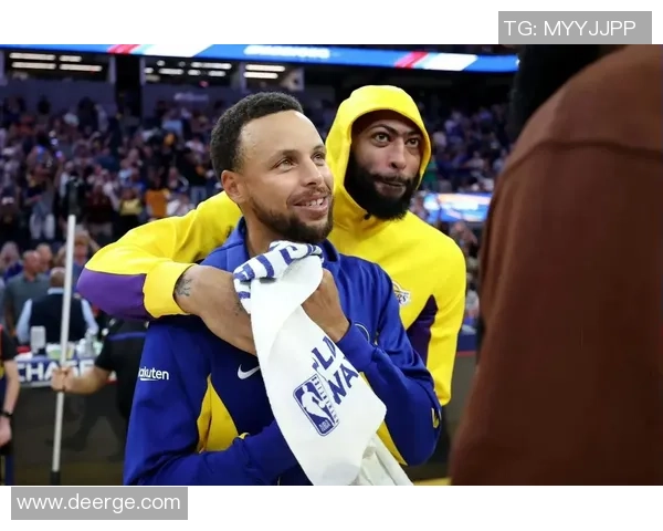 库里心目中的足球偶像是谁他对哪位明星情有独钟